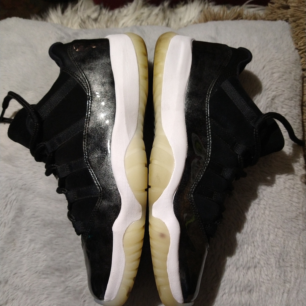 Jordan 11 low barons size 10.5